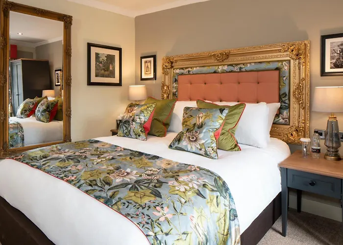 The Kings Arms And Royal Hotel, Godalming, Surrey - The Coaching Inn Group